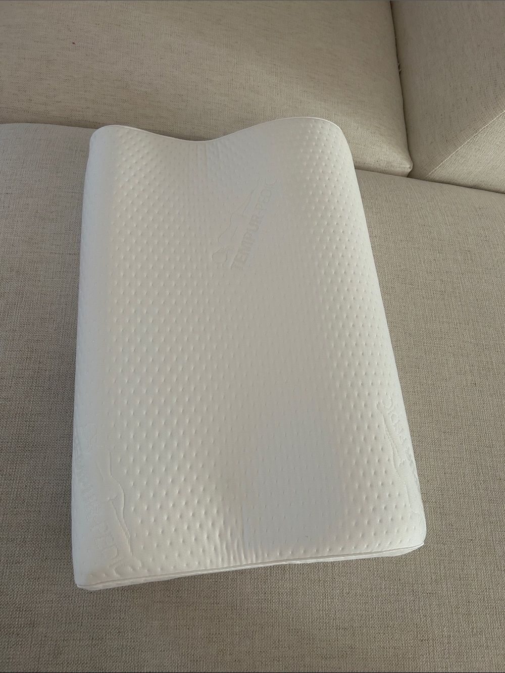 Tempur-Pedic Tempur Ergo Neck pillow, Small Profile, White, NWT